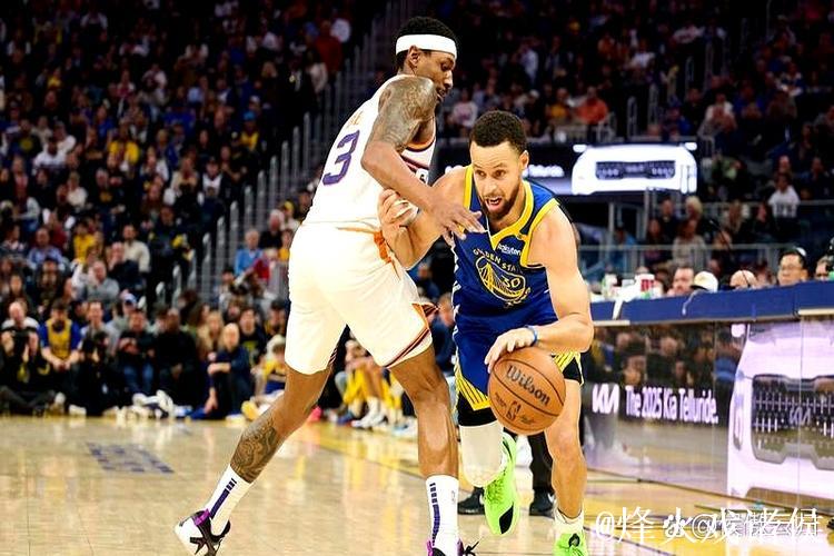 梅尔顿谈与库里搭档:我不能只盯着他,需要保持进攻侵略性 梅尔顿谈与库里搭档:我不能只盯着他,需要保持进攻侵略性